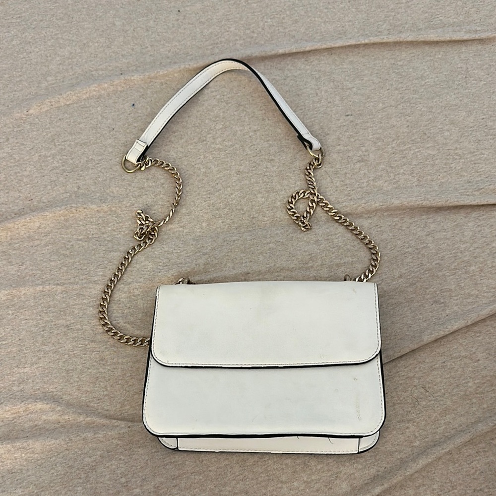 Elegant White Chain Strap Women's Bag